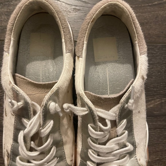 Dolce Vita Sneakers - Picture 3 of 4